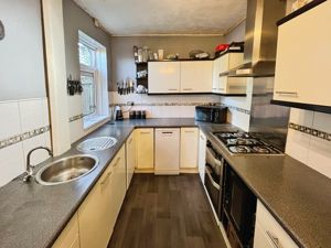 Kitchen- click for photo gallery